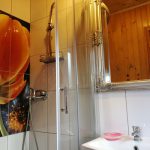 W domkach letniskowych prysznice z pełnym węzłem sanitarnym